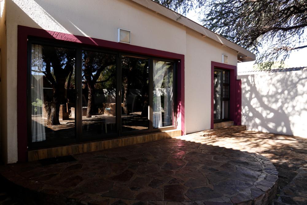 The Hedge Guesthouse Kuruman Ngoại thất bức ảnh