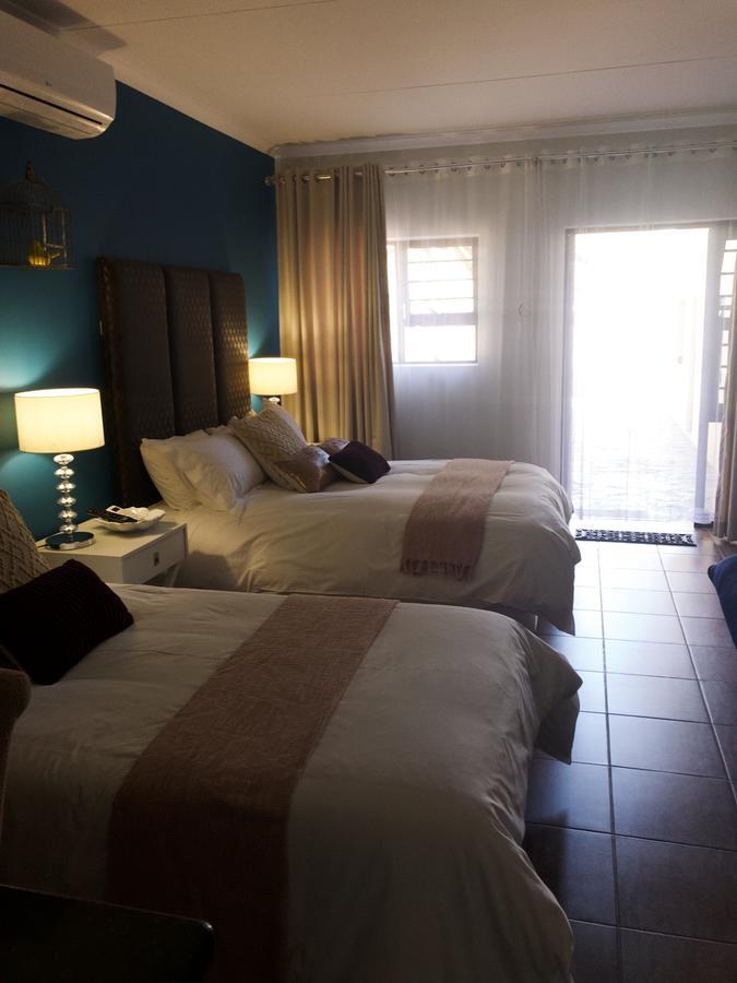 The Hedge Guesthouse Kuruman Ngoại thất bức ảnh